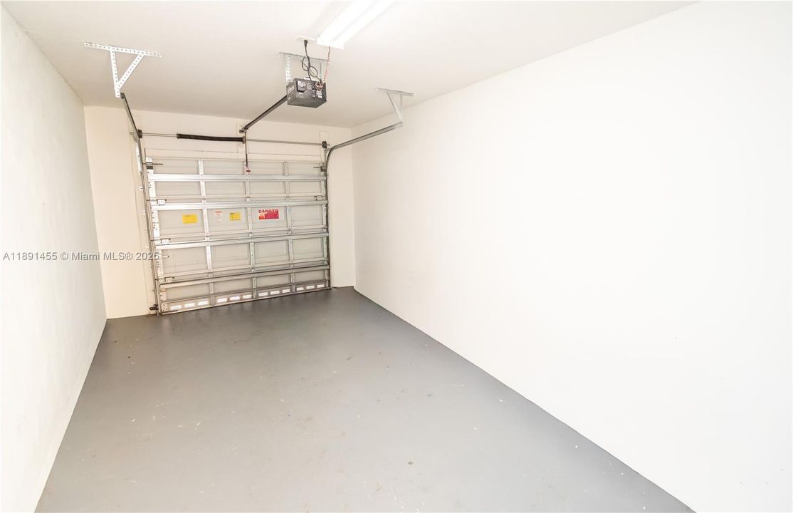 Recently Rented: $3,500 (3 beds, 2 baths, 1401 Square Feet)