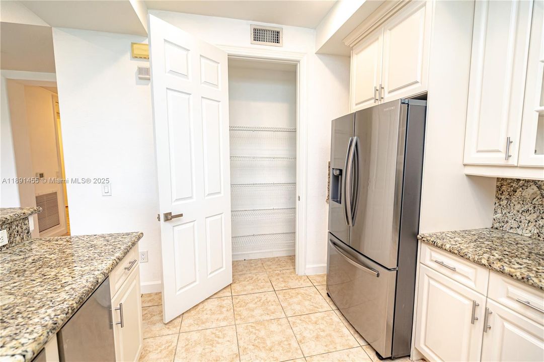 Recently Rented: $3,500 (3 beds, 2 baths, 1401 Square Feet)