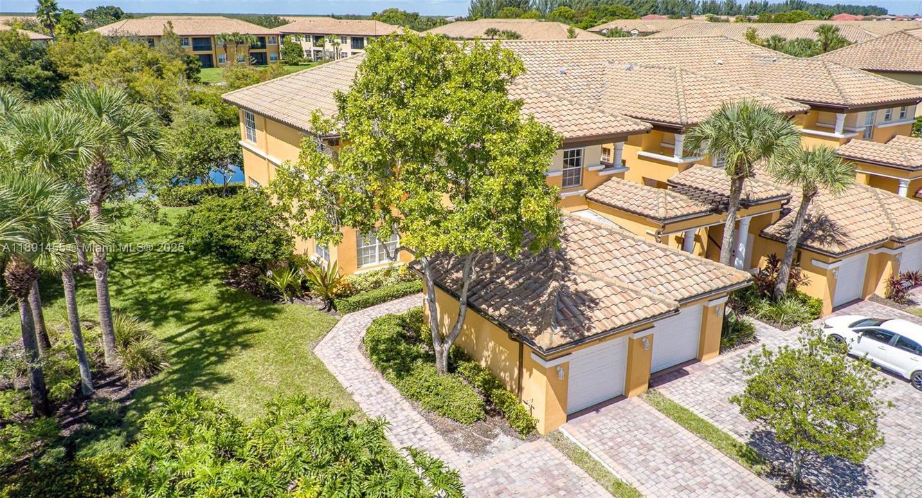 Recently Rented: $3,500 (3 beds, 2 baths, 1401 Square Feet)