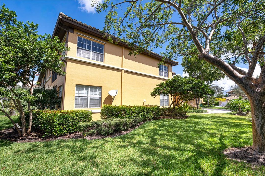 Recently Rented: $3,500 (3 beds, 2 baths, 1401 Square Feet)