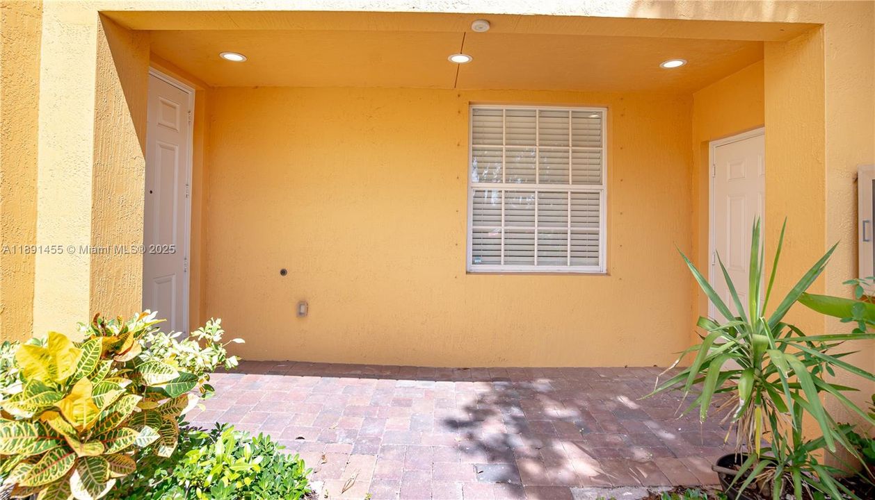 Recently Rented: $3,500 (3 beds, 2 baths, 1401 Square Feet)