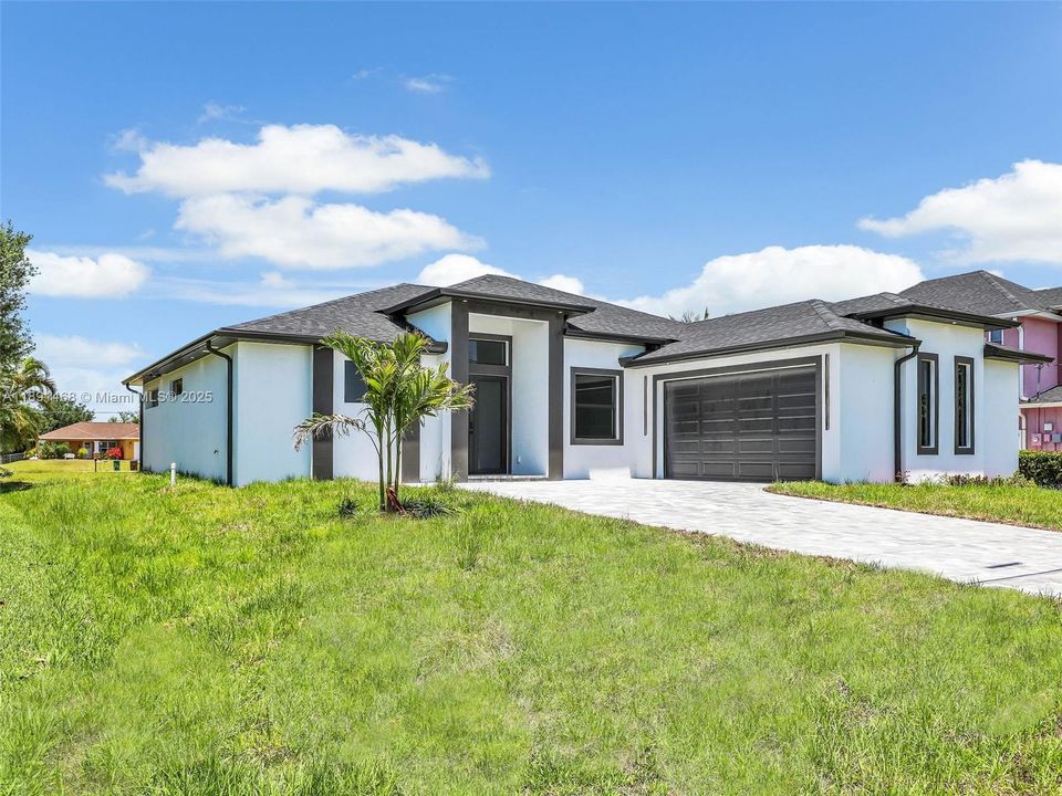 Недавно продано: $449,500 (3 спален, 3 ванн, 1950 Квадратных фут)