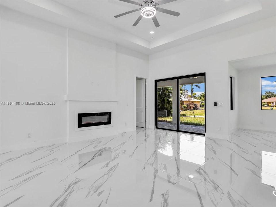 Недавно продано: $449,500 (3 спален, 3 ванн, 1950 Квадратных фут)