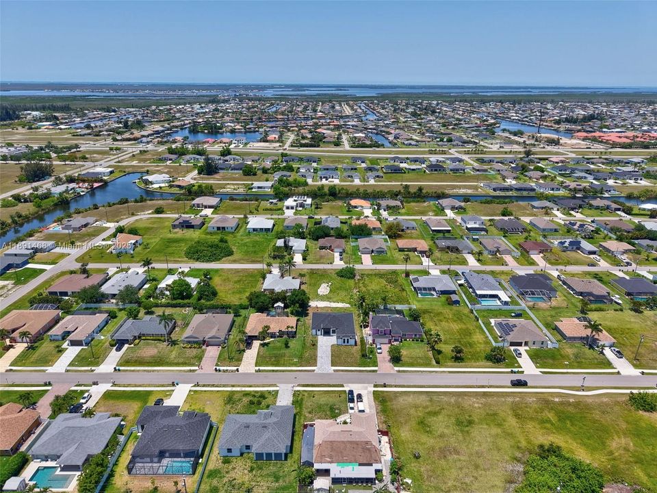 Недавно продано: $449,500 (3 спален, 3 ванн, 1950 Квадратных фут)