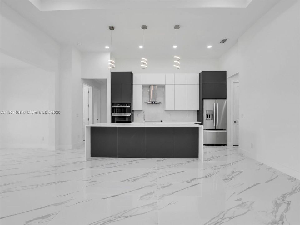 Недавно продано: $449,500 (3 спален, 3 ванн, 1950 Квадратных фут)