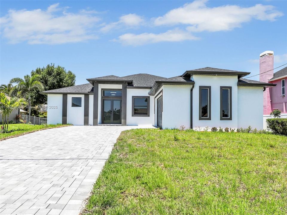 Недавно продано: $449,500 (3 спален, 3 ванн, 1950 Квадратных фут)