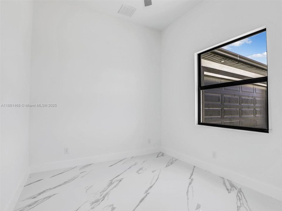 Недавно продано: $449,500 (3 спален, 3 ванн, 1950 Квадратных фут)