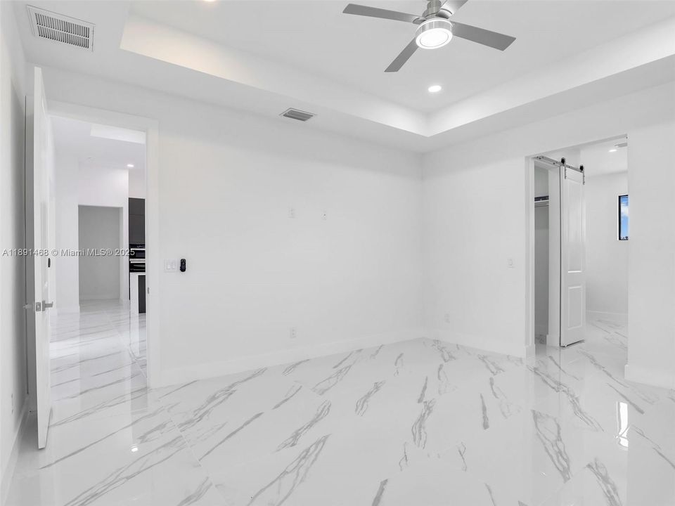 Недавно продано: $449,500 (3 спален, 3 ванн, 1950 Квадратных фут)