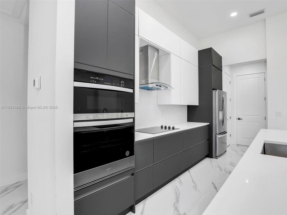 Недавно продано: $449,500 (3 спален, 3 ванн, 1950 Квадратных фут)