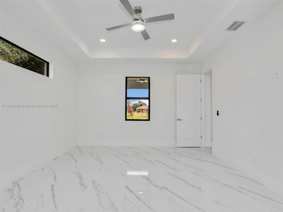 Недавно продано: $449,500 (3 спален, 3 ванн, 1950 Квадратных фут)