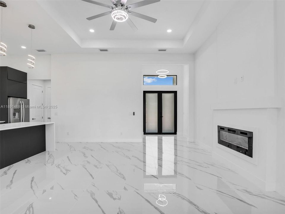 Недавно продано: $449,500 (3 спален, 3 ванн, 1950 Квадратных фут)