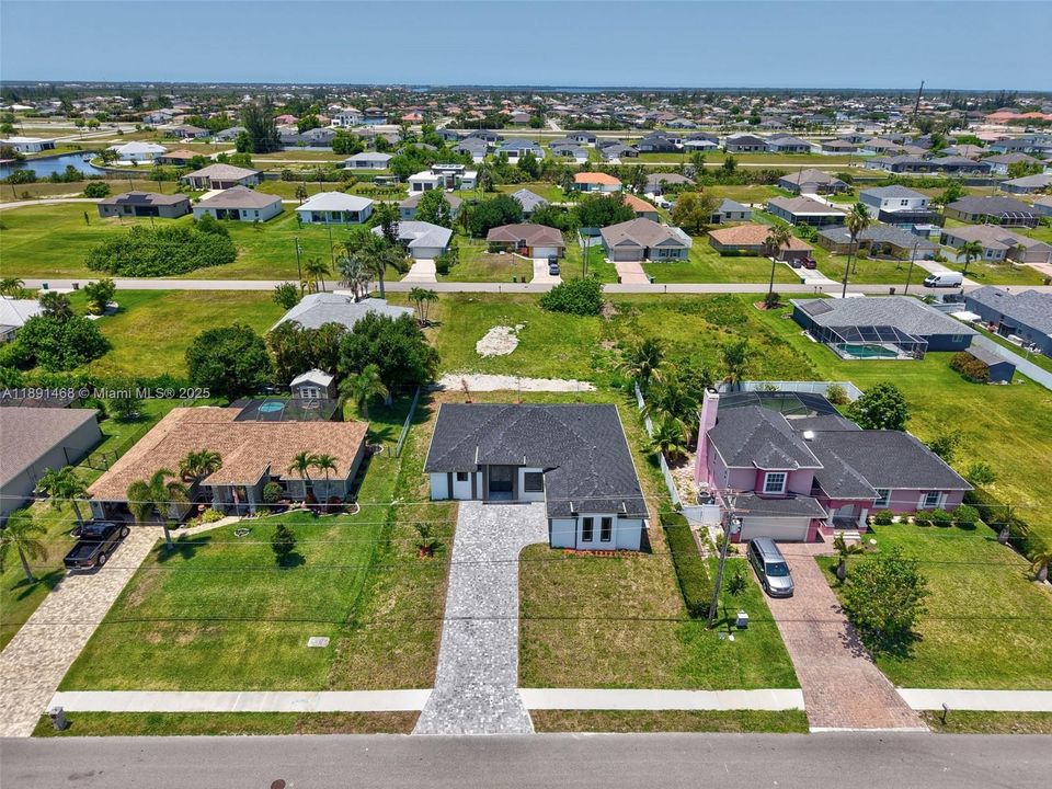 Недавно продано: $449,500 (3 спален, 3 ванн, 1950 Квадратных фут)