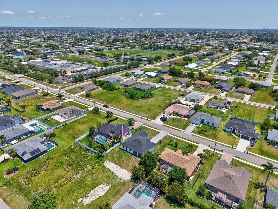 Недавно продано: $449,500 (3 спален, 3 ванн, 1950 Квадратных фут)