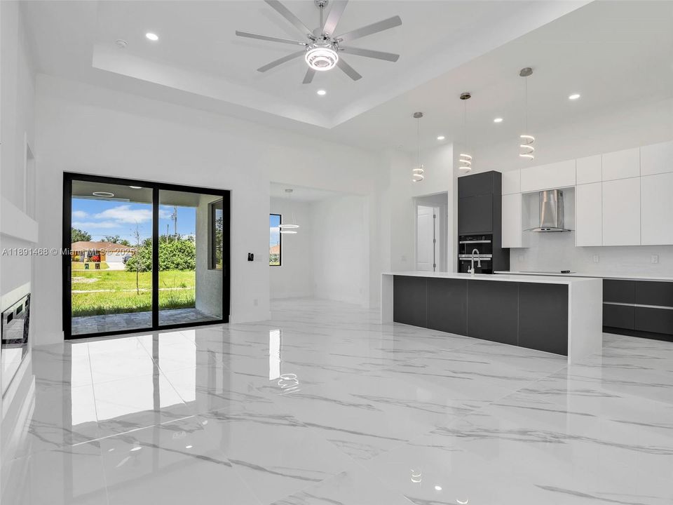 Недавно продано: $449,500 (3 спален, 3 ванн, 1950 Квадратных фут)