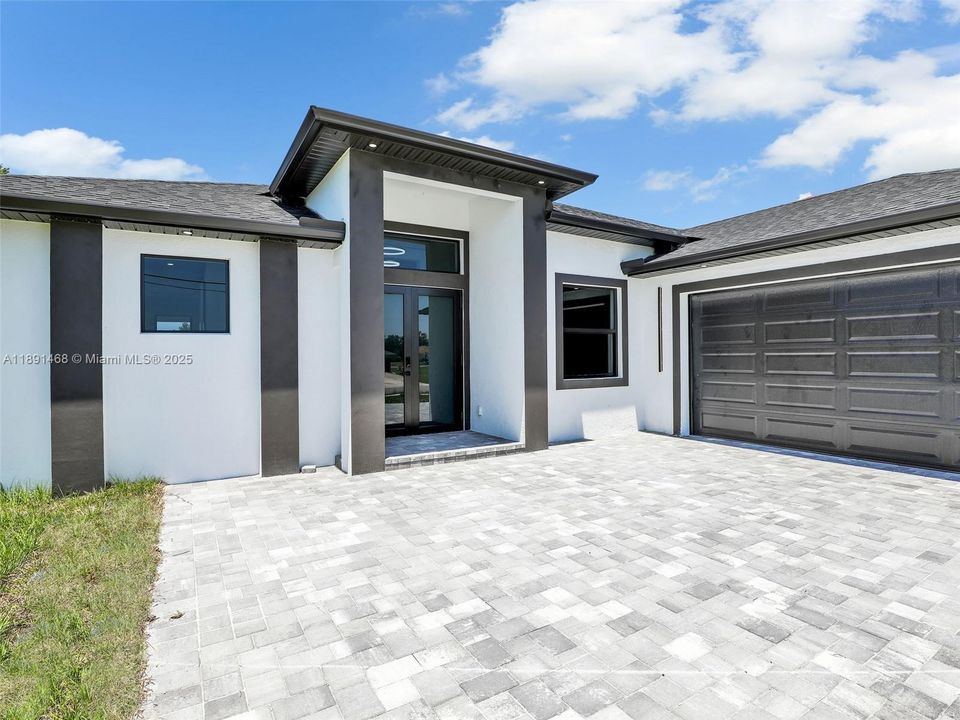 Недавно продано: $449,500 (3 спален, 3 ванн, 1950 Квадратных фут)