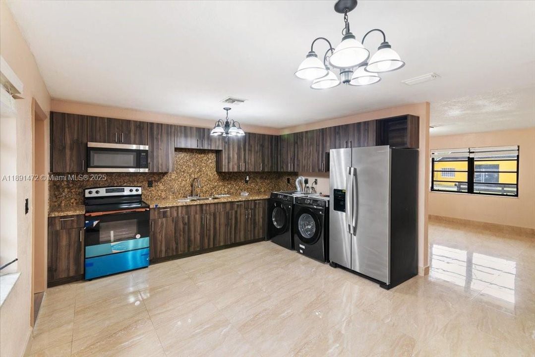 For Sale: $849,999 (4 beds, 2 baths, 1800 Square Feet)