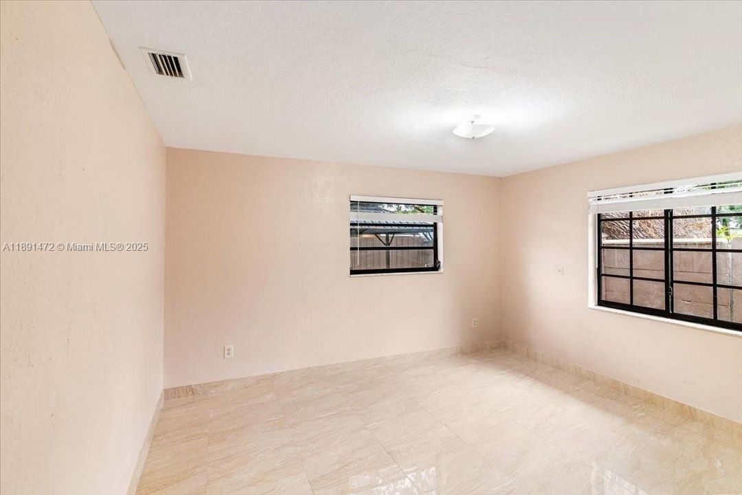 For Sale: $849,999 (4 beds, 2 baths, 1800 Square Feet)