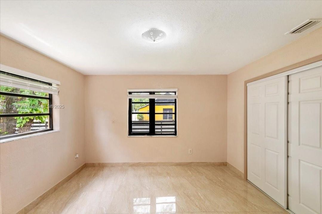 For Sale: $849,999 (4 beds, 2 baths, 1800 Square Feet)