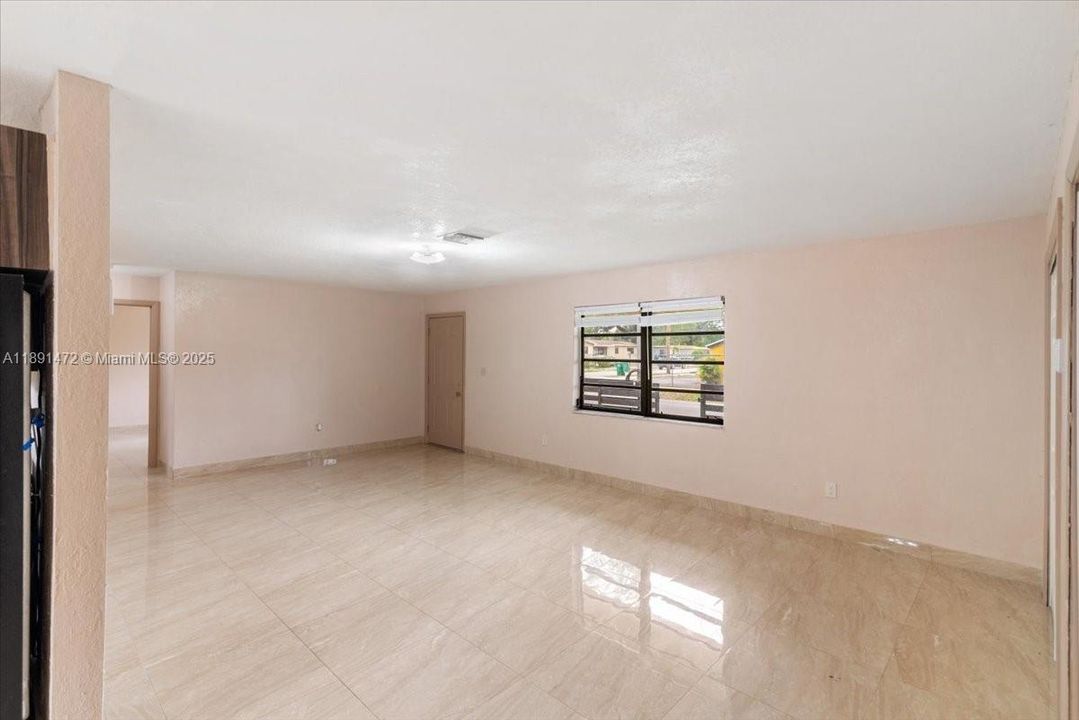 For Sale: $849,999 (4 beds, 2 baths, 1800 Square Feet)