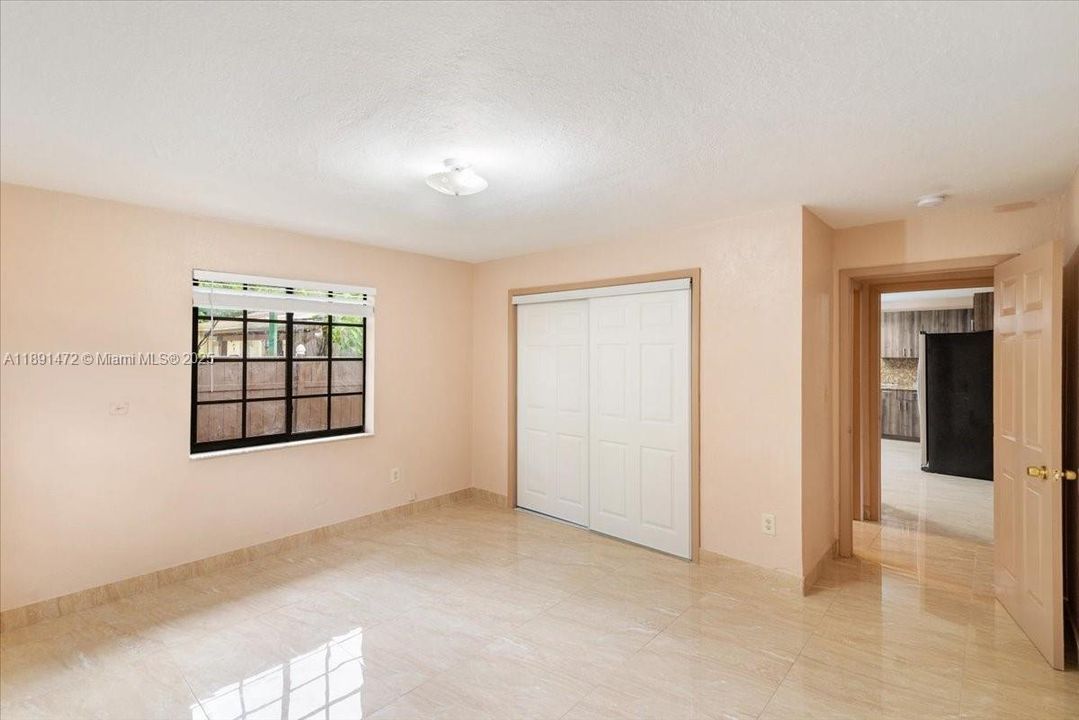 For Sale: $849,999 (4 beds, 2 baths, 1800 Square Feet)