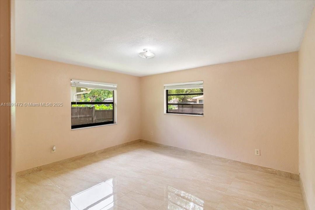 For Sale: $849,999 (4 beds, 2 baths, 1800 Square Feet)