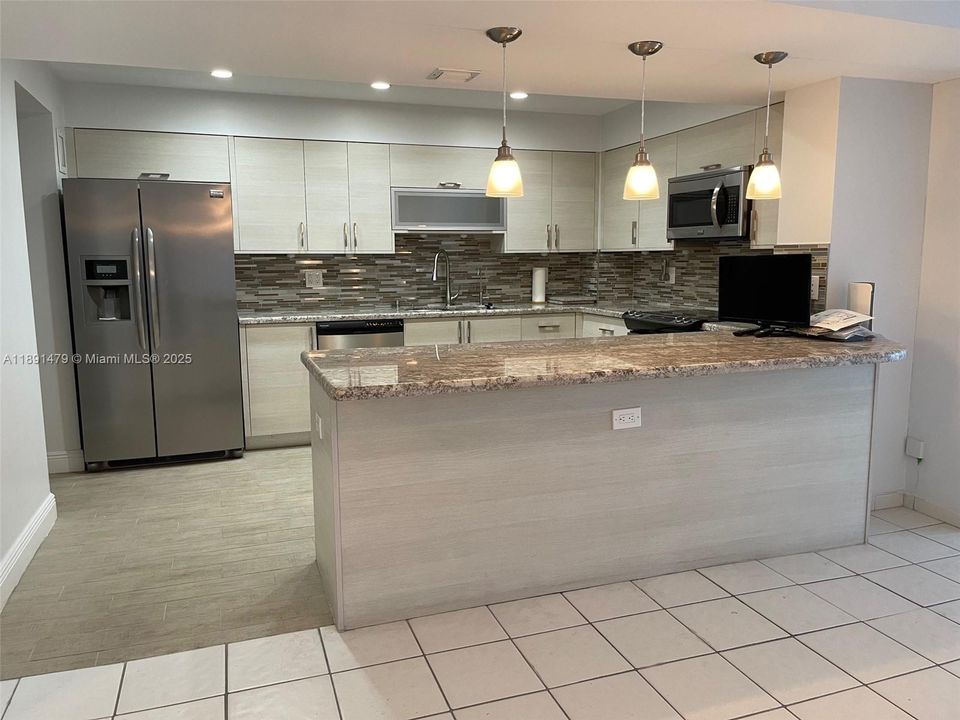 For Sale: $499,000 (2 beds, 2 baths, 1326 Square Feet)