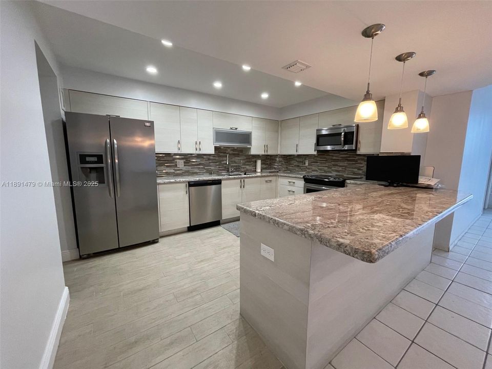 For Sale: $499,000 (2 beds, 2 baths, 1326 Square Feet)