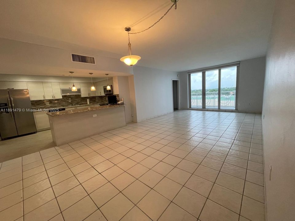 For Sale: $499,000 (2 beds, 2 baths, 1326 Square Feet)