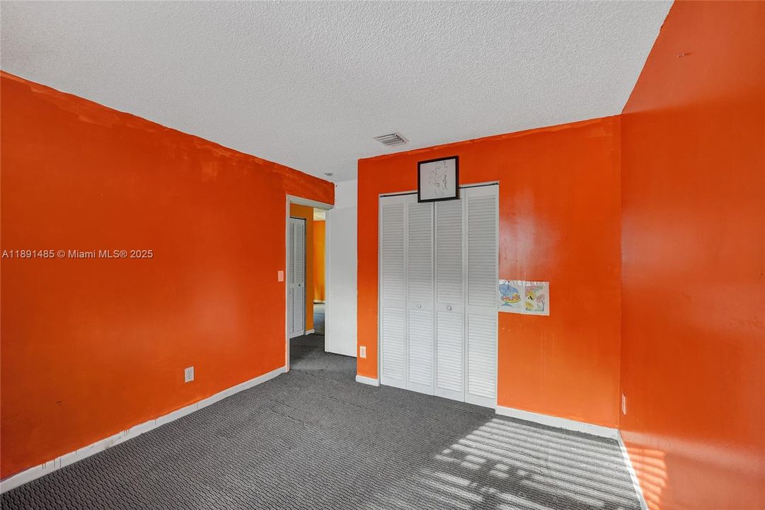 Active With Contract: $389,000 (3 beds, 2 baths, 1194 Square Feet)