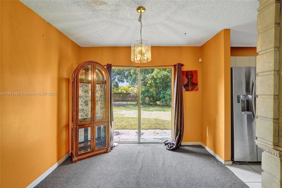 Active With Contract: $389,000 (3 beds, 2 baths, 1194 Square Feet)