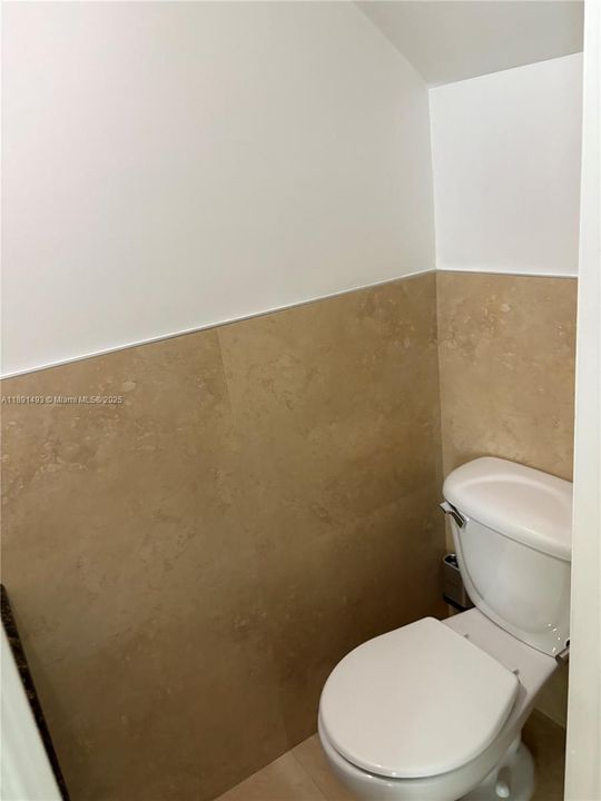 Под контрактом: $475,000 (2 спален, 2 ванн, 1007 Квадратных фут)