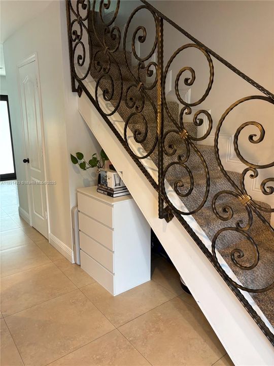 Под контрактом: $475,000 (2 спален, 2 ванн, 1007 Квадратных фут)