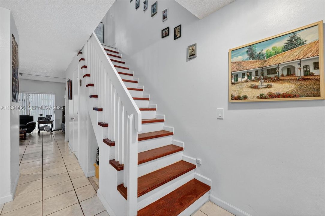 На продажу: $205,000 (2 спален, 1 ванн, 970 Квадратных фут)