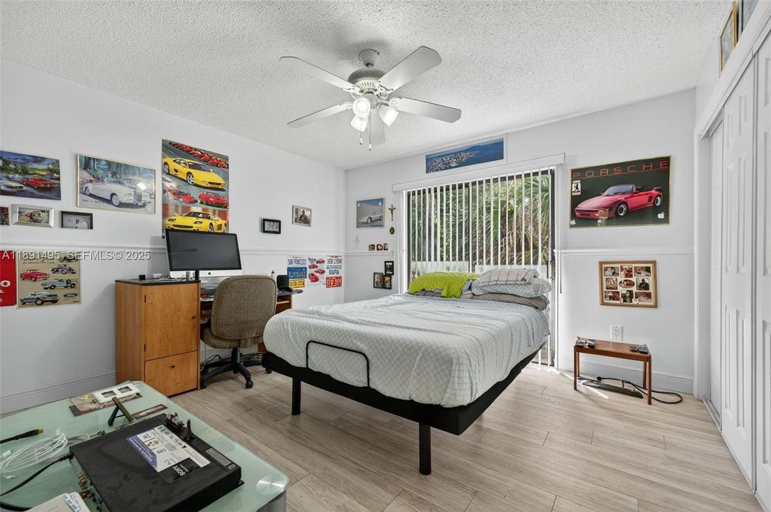 На продажу: $205,000 (2 спален, 1 ванн, 970 Квадратных фут)