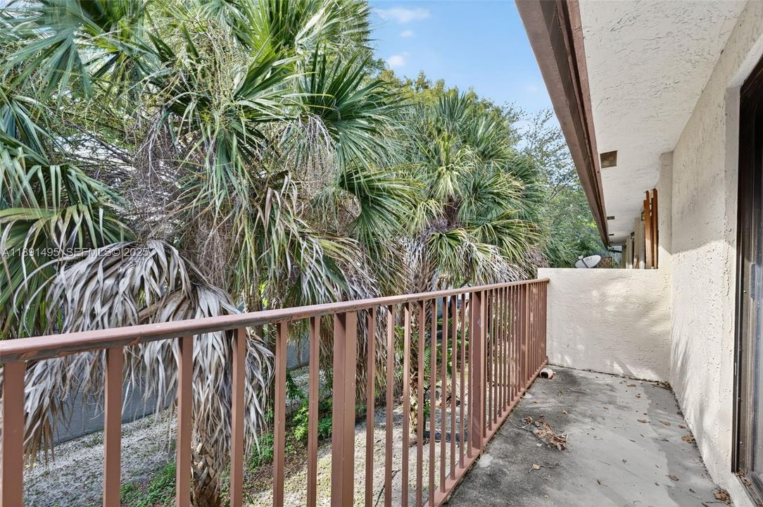 На продажу: $205,000 (2 спален, 1 ванн, 970 Квадратных фут)