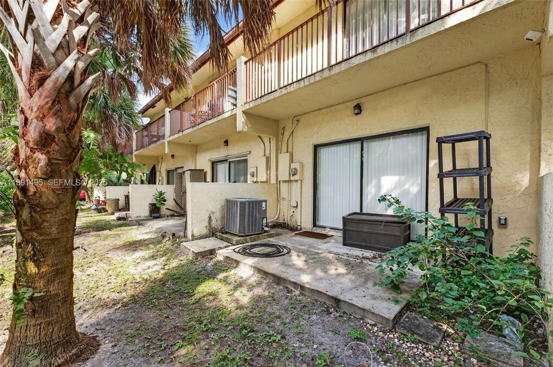 На продажу: $205,000 (2 спален, 1 ванн, 970 Квадратных фут)