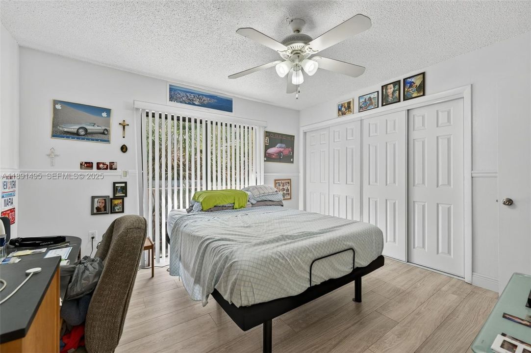 На продажу: $205,000 (2 спален, 1 ванн, 970 Квадратных фут)