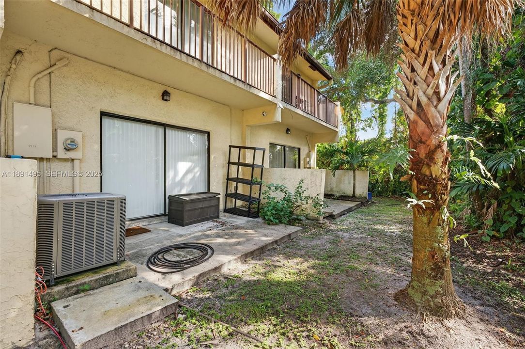 На продажу: $205,000 (2 спален, 1 ванн, 970 Квадратных фут)