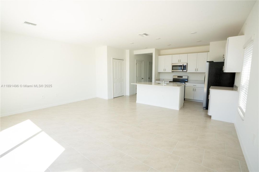 В аренду: $1,950 (3 спален, 2 ванн, 0 Квадратных фут)