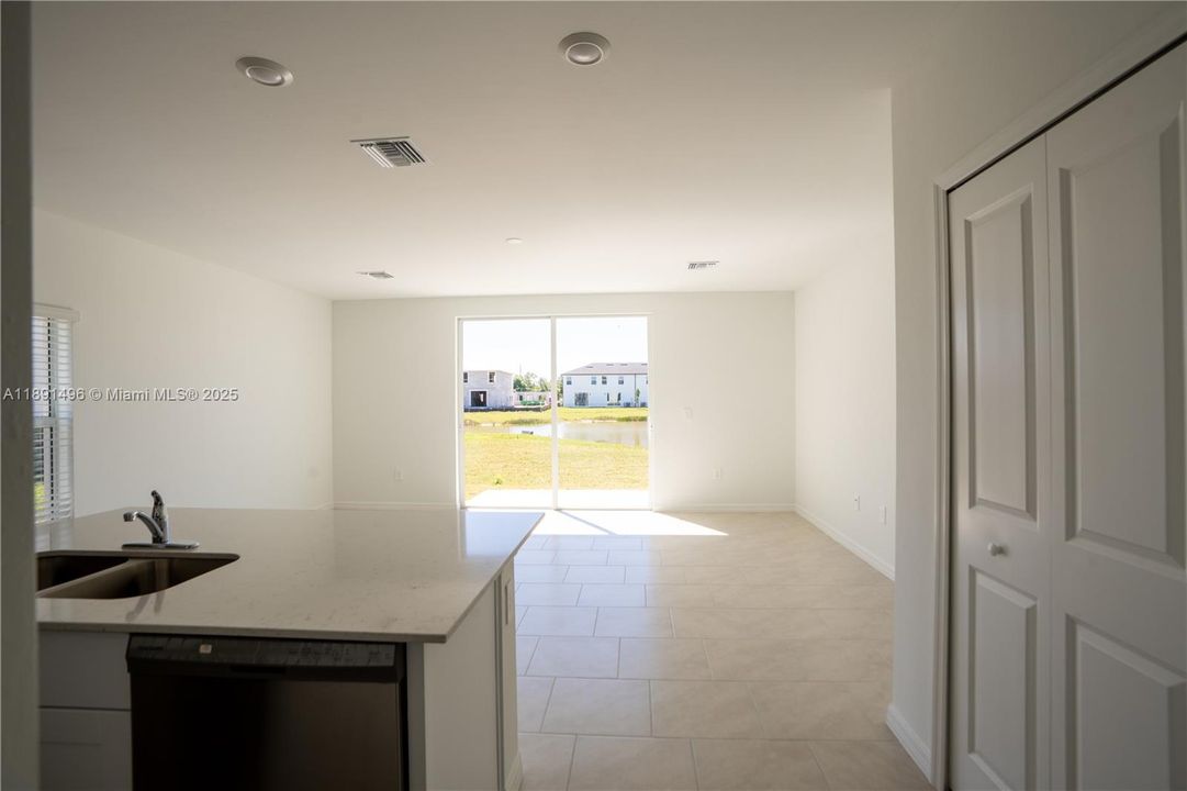 В аренду: $1,950 (3 спален, 2 ванн, 0 Квадратных фут)