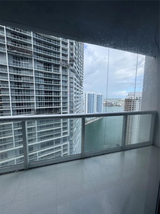 For Sale: $630,000 (1 beds, 1 baths, 732 Square Feet)