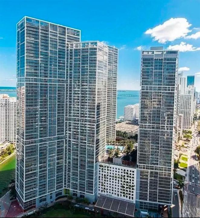 For Sale: $630,000 (1 beds, 1 baths, 732 Square Feet)