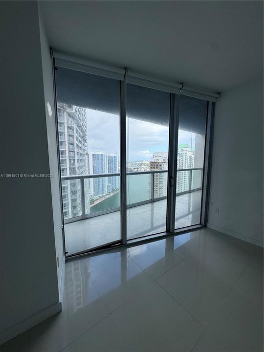 For Sale: $630,000 (1 beds, 1 baths, 732 Square Feet)