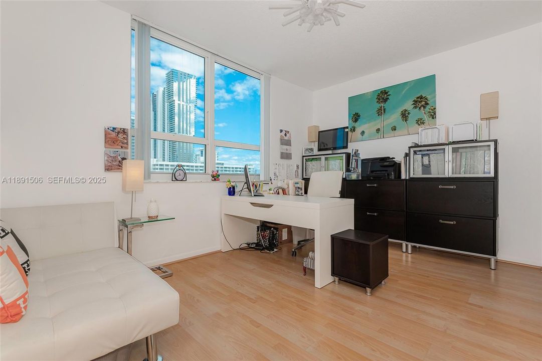 2nd bedroom makes ideal home office/guest bed