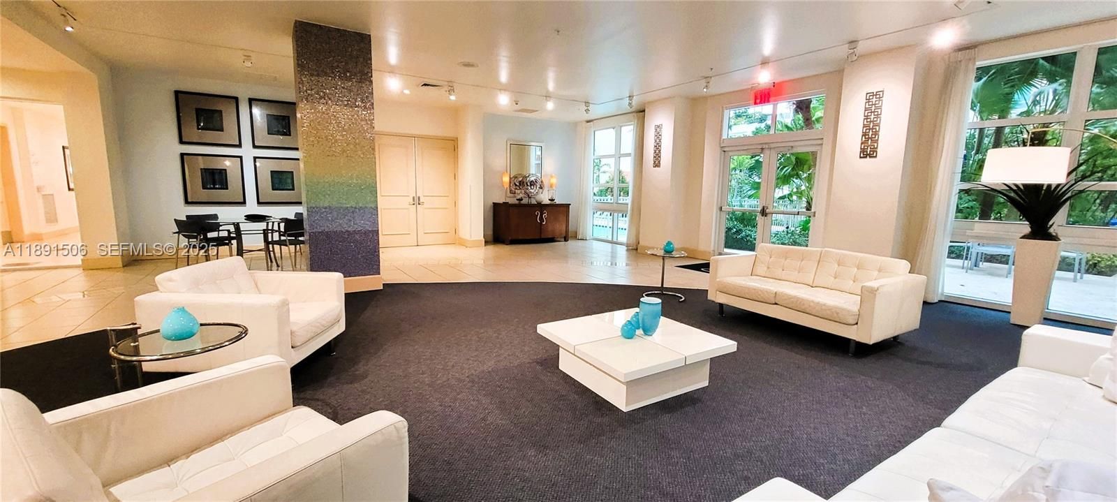 For Sale: $440,000 (2 beds, 1 baths, 984 Square Feet)