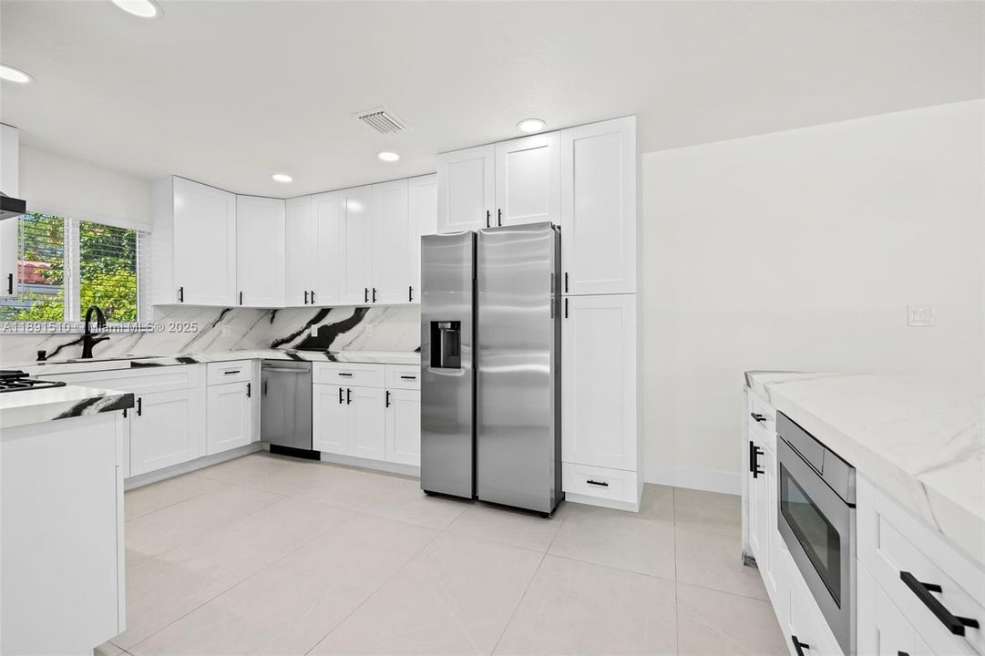 Active With Contract: $950,000 (4 beds, 2 baths, 1903 Square Feet)