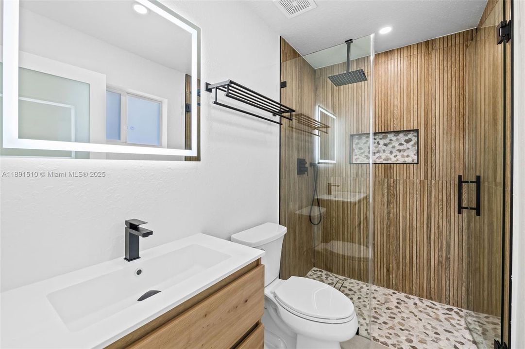 Active With Contract: $950,000 (4 beds, 2 baths, 1903 Square Feet)