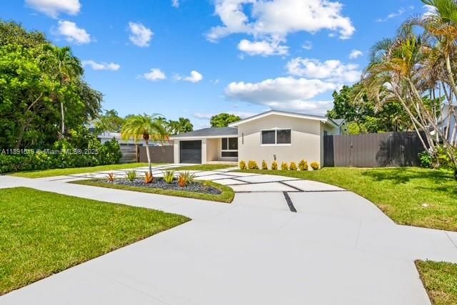 Active With Contract: $950,000 (4 beds, 2 baths, 1903 Square Feet)