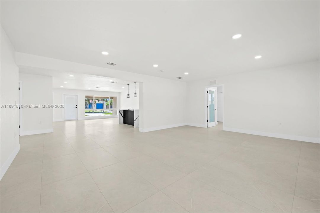 Active With Contract: $950,000 (4 beds, 2 baths, 1903 Square Feet)