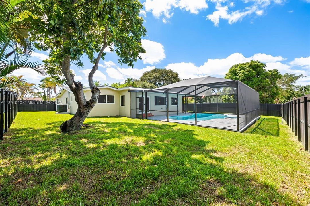 Active With Contract: $950,000 (4 beds, 2 baths, 1903 Square Feet)